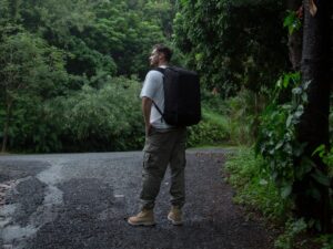 Антикражный рюкзак-трансформер Clickpack Travlo для ноутбука 16, черный — изображение 13