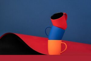 Кружка Surprise Touch Black c покрытием софт-тач, оранжевая — изображение 3