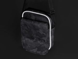 Сумка Camo со светоотражающим дизайном на плечо, серый — изображение 11