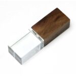 USB-флешка на 64 ГБ прямоугольной формы, под гравировку 3D логотипа, материал стекло, с деревянным колпачком красного цвета, красный