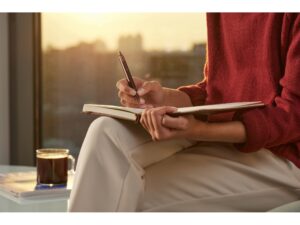 Шариковая ручка Parker IM Monochrome Brown, стержень:M, цвет чернил: blue, в подарочной упаковке. — изображение 5