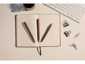 Шариковая ручка Parker IM Monochrome Brown, стержень:M, цвет чернил: blue, в подарочной упаковке. — изображение 6