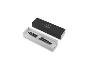 Шариковая ручка Parker IM Monochrome Black, стержень:M, цвет чернил: blue, в подарочной упаковке. — изображение 4
