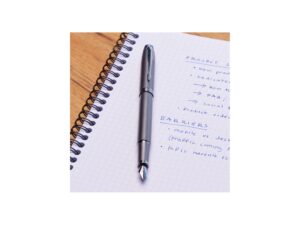 Перьевая ручка Parker IM Monochrome Black, перо:F, цвет чернил: blue, в подарочной упаковке. — изображение 8