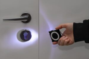 Брелок-фонарик с рулеткой Rule Tool, черный — изображение 7