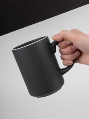 Кружка Mugful, темно-серая (графитовая) — изображение 6