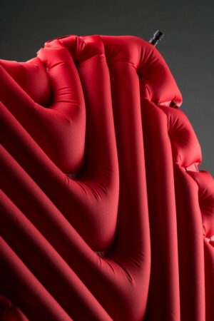 Надувной коврик Insulated Static V Luxe, красный — изображение 5