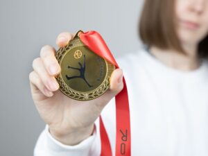 Медаль Regalia, большая, золотистая — изображение 2