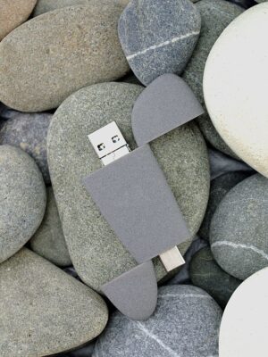 Флешка Pebble Universal, USB 3.0, серая, 64 Гб — изображение 11