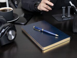 Ручка шариковая Letra Gold, глянцевая, темно-синяя — изображение 5