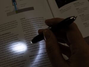 Ручка-спиннер Flipen с фонариком, черная — изображение 6