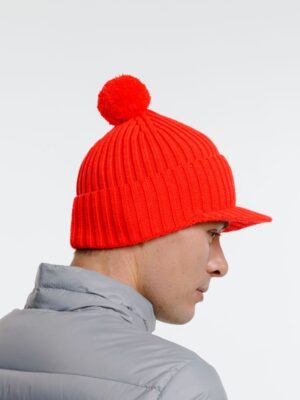Вязаная шапка с козырьком Peaky, красная (кармин) — изображение 7