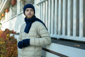 Шапка Bernard, темно-синяя — изображение 9