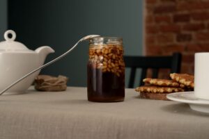 Мед Bee To Bear, с кедровыми орехами — изображение 3