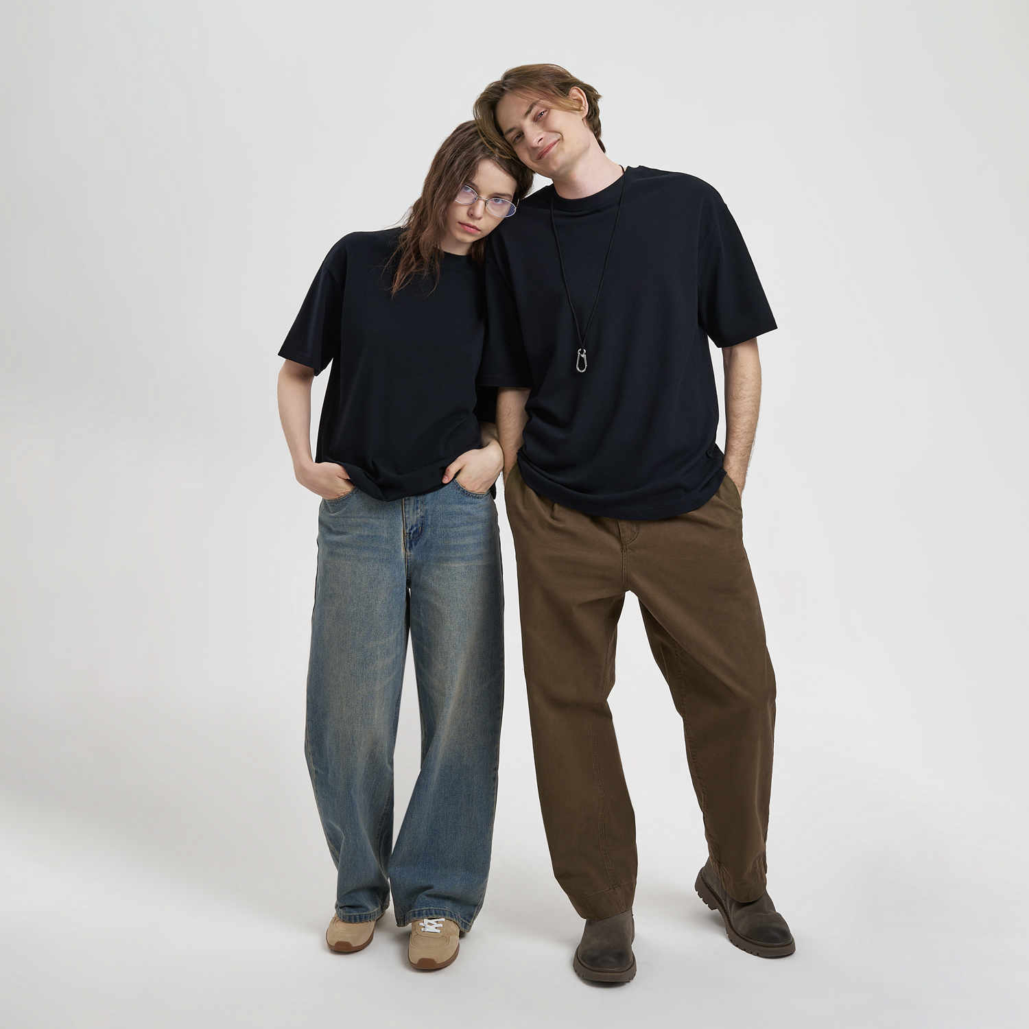 Футболка унисекс премиум AURA, черный