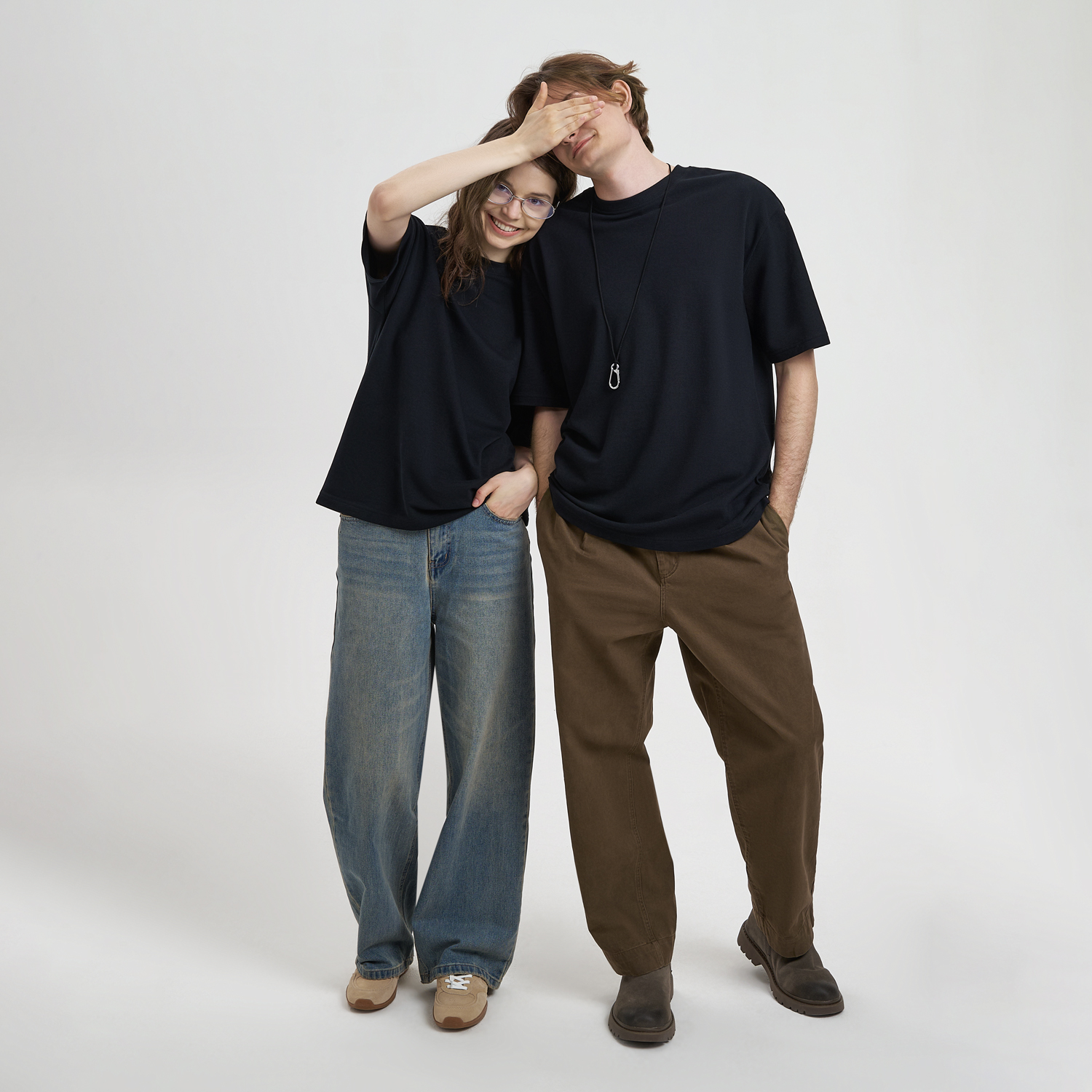 Футболка унисекс премиум AURA, черный — изображение 2