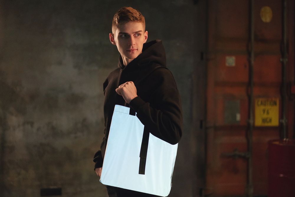 Шопер Manifest из светоотражающей ткани, серый — изображение 7