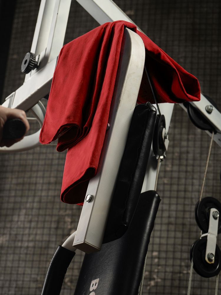 Спортивное полотенце Vigo Small, красное — изображение 3