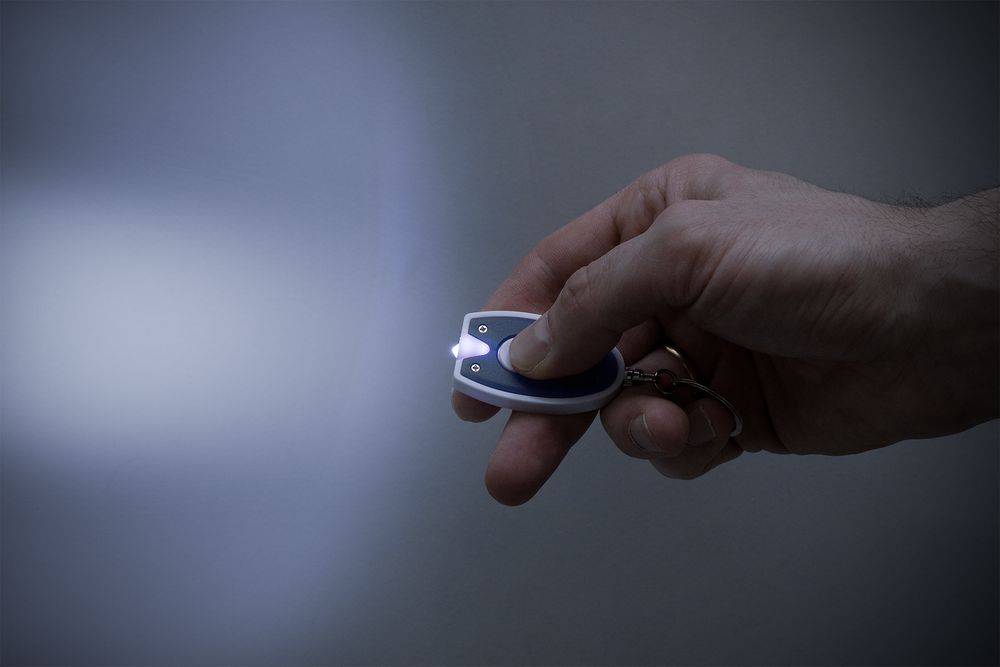 Брелок-фонарик Vivid, ver.2, синий с белым — изображение 5