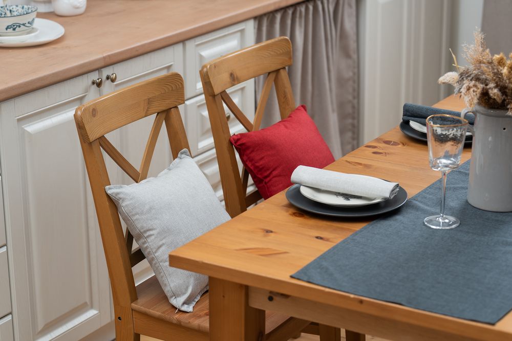 Подушка Settle In, серая — изображение 4