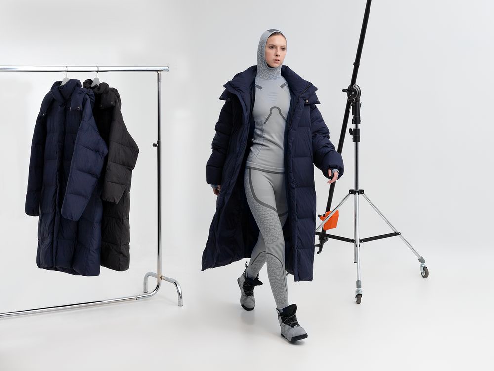 Пуховик унисекс Kapsula, темно-синий — изображение 16