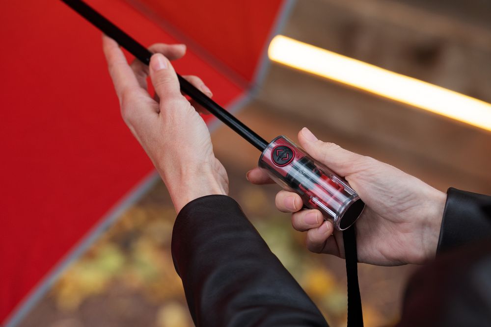 Зонт наоборот складной Futurum со светоотражающим кантом, красный — изображение 8