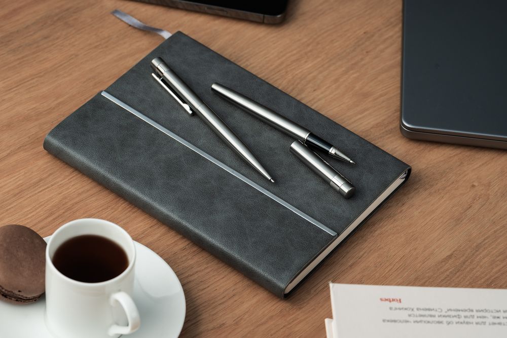 Ежедневник Petrus Flap, недатированный, серый — изображение 8