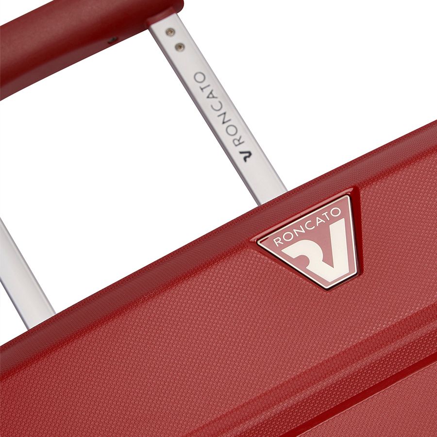 Чемодан Butterfly M, красный — изображение 10