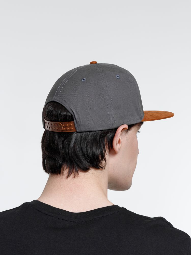 Бейсболка Foreside с прямым козырьком, серая с коричневым — изображение 10