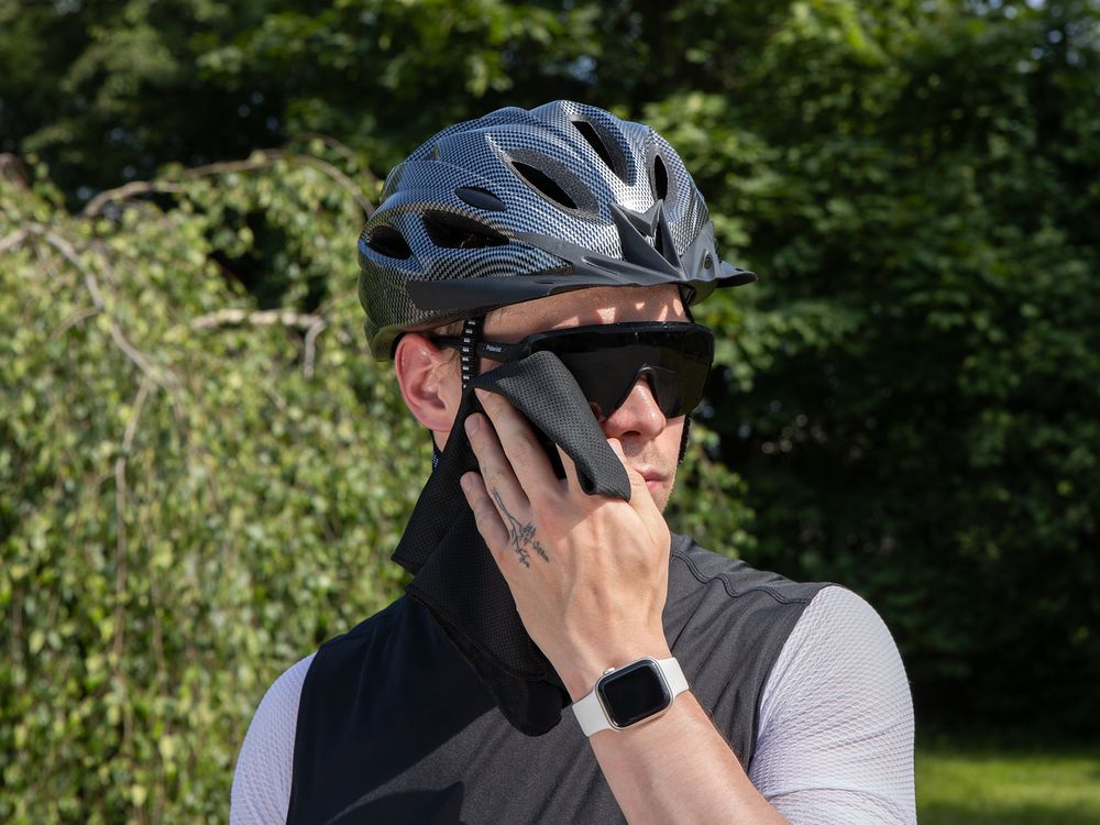 Охлаждающее полотенце Narvik в силиконовом чехле, черное — изображение 7