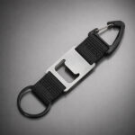 Брелок-ремувка с открывашкой и карабином Champion, черный