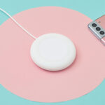 Беспроводное зарядное устройство со встроенным кабелем 2-в-1 Disc, белый