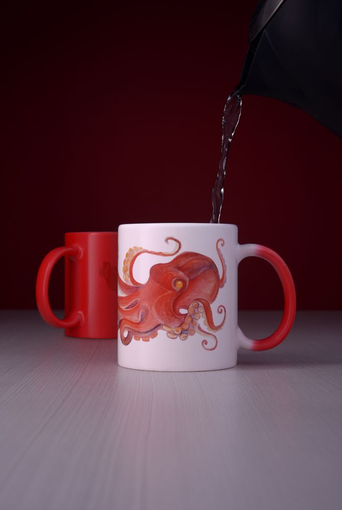 Кружка «Хамелеон», глянцевая, красная — изображение 5