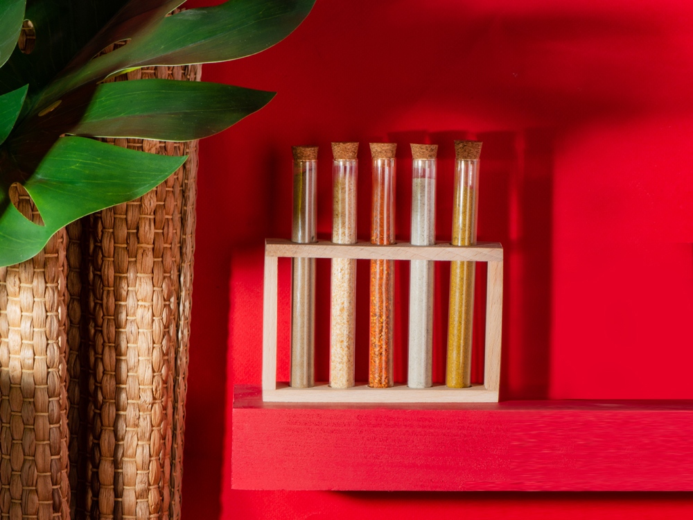 Набор Delish из пяти специй в подставке из бука — изображение 9