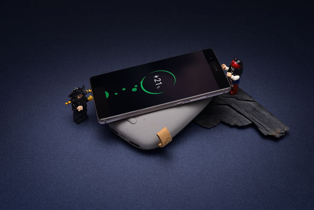 Аккумулятор с беспроводной зарядкой Pebble Wireless 9000 мАч, серый — изображение 8