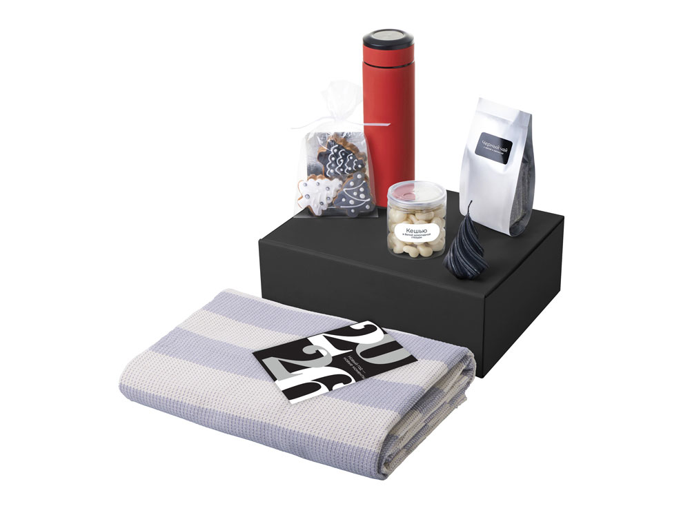 Подарочный набор c пледом, термосом, свечой и миндалем, красный — изображение 2